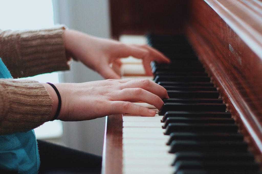 people, hands, piano-2577951.jpg